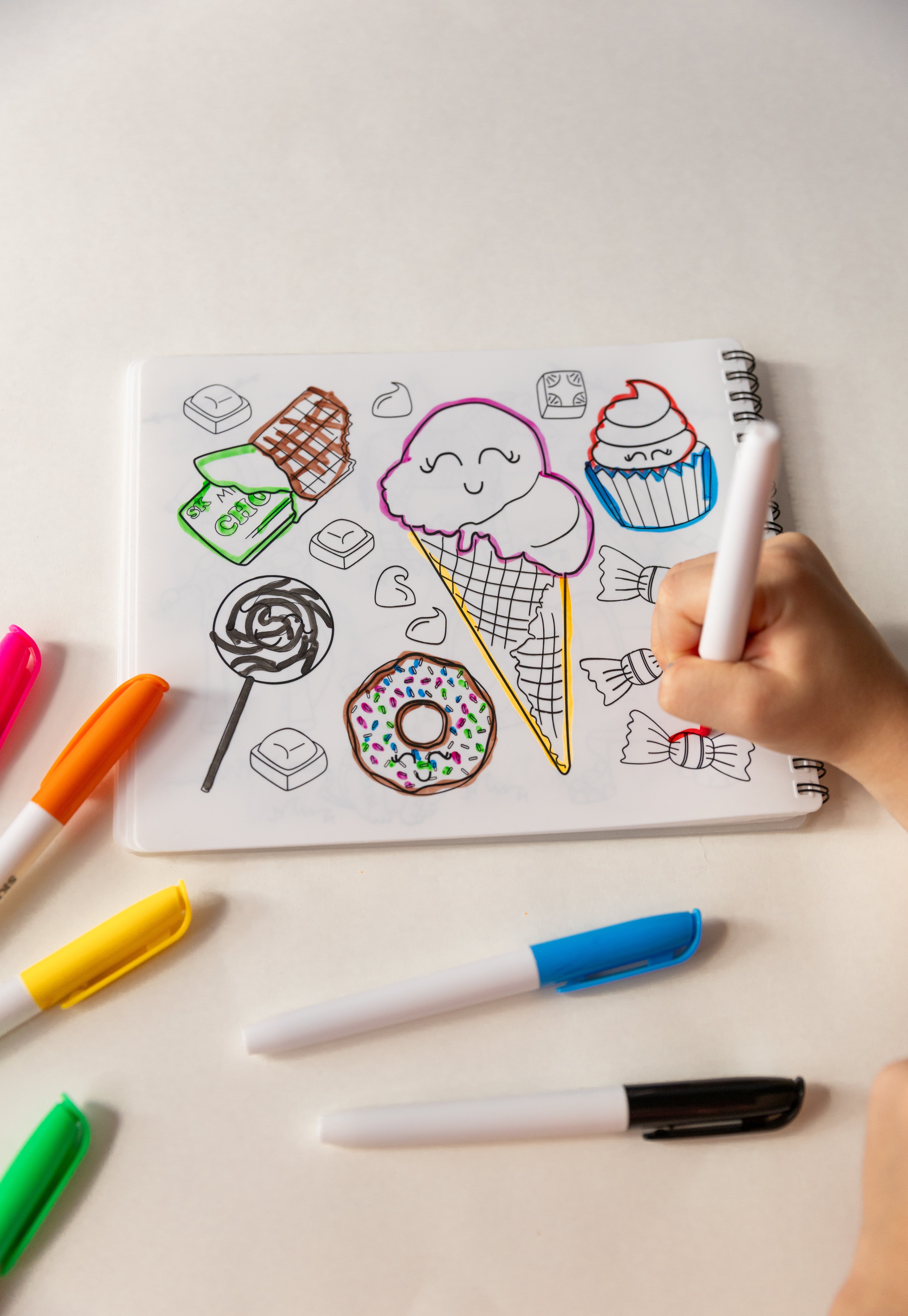 Reusable colouring book for kids.
Silicone colouring book Australia.
